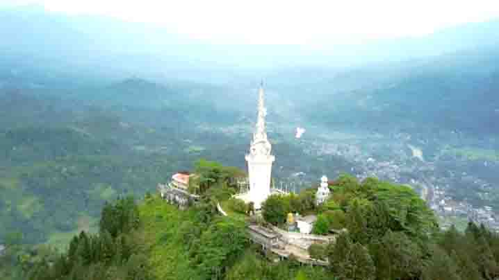 ambuluwawa-tower-in-sri-lanka